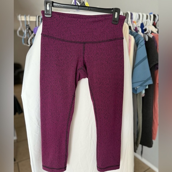Lululemon Wunder Under Crop‎ III Teeny Tooth Deep Fuchsia Black Size 6 - Picture 5 of 11
